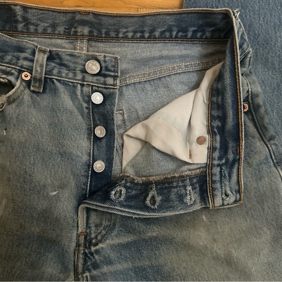 💚 Vintage Levi’s 501xx Blue Distressed Jeans (W32 L33) (27) - Picture 6 of 11